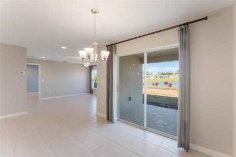 House in DeLand, Florida 4 bedrooms, 148.46 sq.m. № 1912976 - photo 8