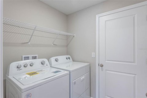 House in DeLand, Florida 4 bedrooms, 148.46 sq.m. № 1912976 - photo 22