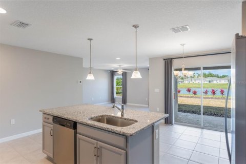 House in DeLand, Florida 4 bedrooms, 148.46 sq.m. № 1912976 - photo 7