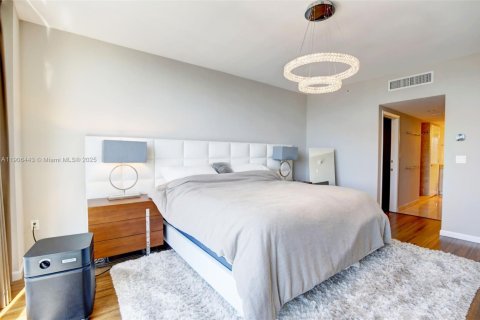 Condo in Fort Lauderdale, Florida, 3 bedrooms  № 1956996 - photo 29