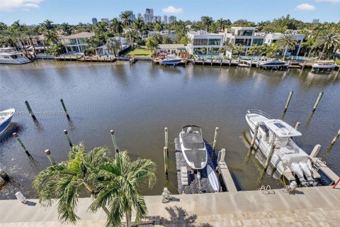 Condo in Fort Lauderdale, Florida, 3 bedrooms  № 1956996 - photo 25