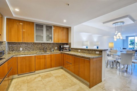 Condo in Fort Lauderdale, Florida, 3 bedrooms  № 1956996 - photo 15