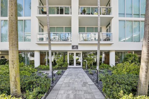 Condo in Fort Lauderdale, Florida, 3 bedrooms  № 1956996 - photo 5