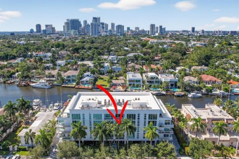 Condo in Fort Lauderdale, Florida, 3 bedrooms  № 1956996 - photo 1