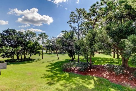 Condo in Palm Harbor, Florida, 2 bedrooms  № 1917728 - photo 26