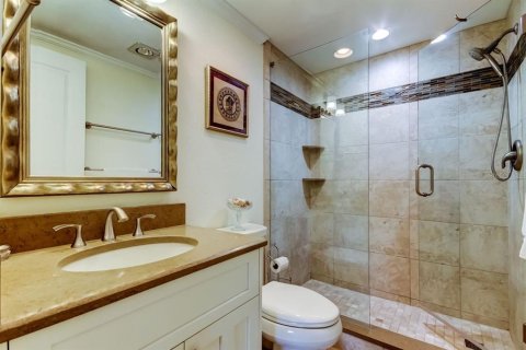 Condo in Palm Harbor, Florida, 2 bedrooms  № 1917728 - photo 18