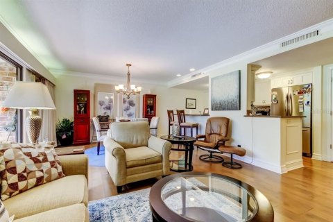 Condo in Palm Harbor, Florida, 2 bedrooms  № 1917728 - photo 12