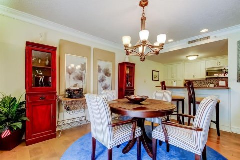 Condo in Palm Harbor, Florida, 2 bedrooms  № 1917728 - photo 10