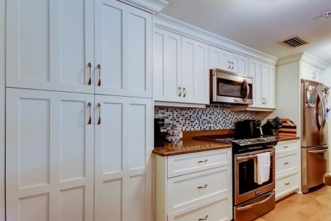 Condo in Palm Harbor, Florida, 2 bedrooms  № 1917728 - photo 6