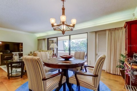 Condo in Palm Harbor, Florida, 2 bedrooms  № 1917728 - photo 8