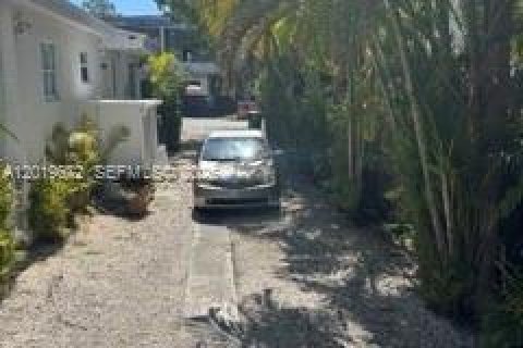 House in Miami, Florida 2 bedrooms № 2087906 - photo 14