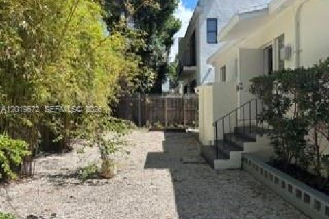 House in Miami, Florida 2 bedrooms № 2087906 - photo 13