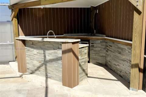 Villa ou maison à vendre à Tampa, Floride: 6 chambres, 186.92 m2 № 2035217 - photo 11