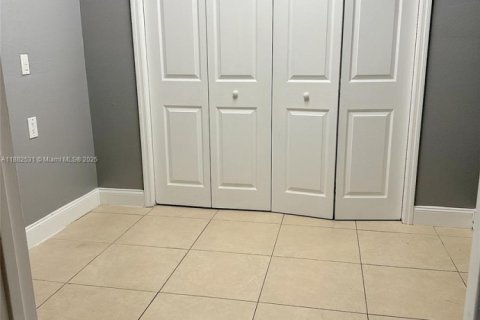 Villa ou maison à vendre à Tampa, Floride: 6 chambres, 186.92 m2 № 2035217 - photo 22