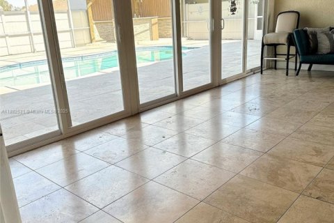 Villa ou maison à vendre à Tampa, Floride: 6 chambres, 186.92 m2 № 2035217 - photo 13