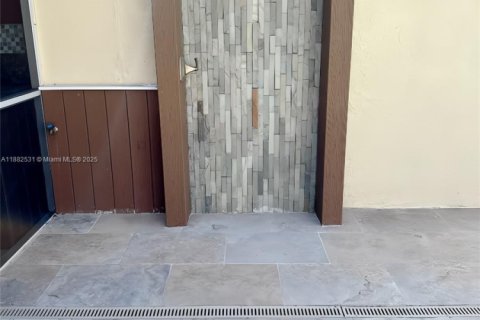 Villa ou maison à vendre à Tampa, Floride: 6 chambres, 186.92 m2 № 2035217 - photo 10