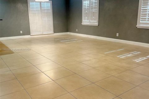 Villa ou maison à vendre à Tampa, Floride: 6 chambres, 186.92 m2 № 2035217 - photo 21