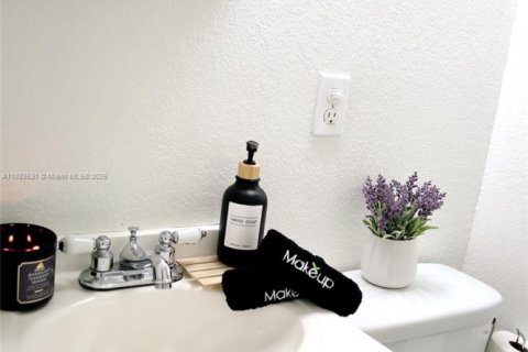 Villa ou maison à vendre à Tampa, Floride: 6 chambres, 186.92 m2 № 2035217 - photo 26