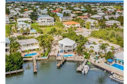 House in Marathon, Florida 2 bedrooms, 98.2 sq.m. № 1781547 - photo 3