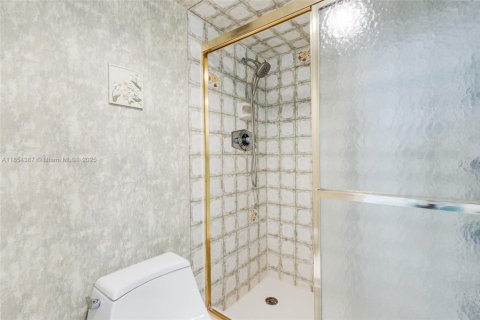 Copropriété à louer à Sunny Isles Beach, Floride: 2 chambres, 104.05 m2 № 1872083 - photo 30