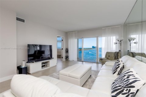 Copropriété à louer à Sunny Isles Beach, Floride: 2 chambres, 104.05 m2 № 1872083 - photo 20