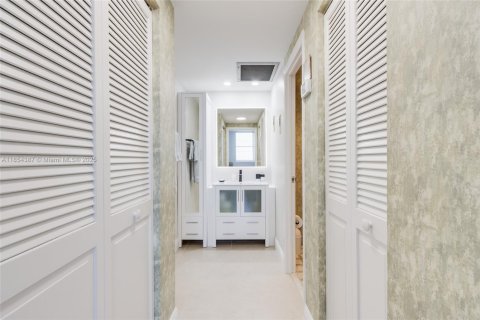 Copropriété à louer à Sunny Isles Beach, Floride: 2 chambres, 104.05 m2 № 1872083 - photo 28