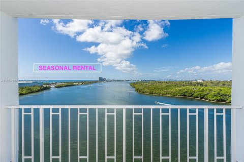 Copropriété à louer à Sunny Isles Beach, Floride: 2 chambres, 104.05 m2 № 1872083 - photo 1