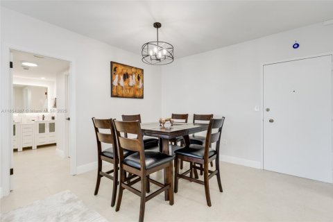 Copropriété à louer à Sunny Isles Beach, Floride: 2 chambres, 104.05 m2 № 1872083 - photo 10