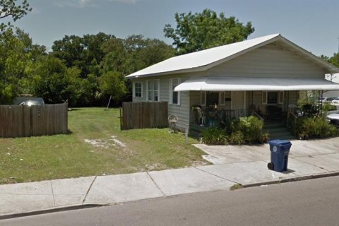 Commercial property in Tampa, Florida 89.37 sq.m. № 396372 - photo 1