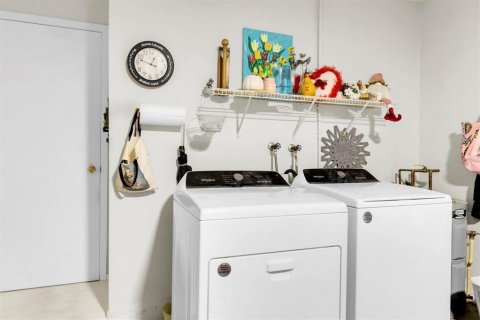 Condo in New Port Richey, Florida, 2 bedrooms  № 1909230 - photo 22