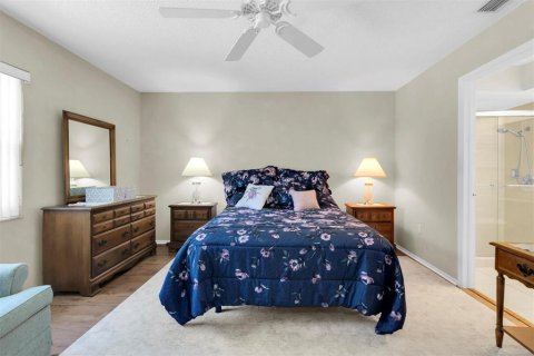 Condo in New Port Richey, Florida, 2 bedrooms  № 1909230 - photo 14
