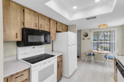 Condo in New Port Richey, Florida, 2 bedrooms  № 1909230 - photo 12