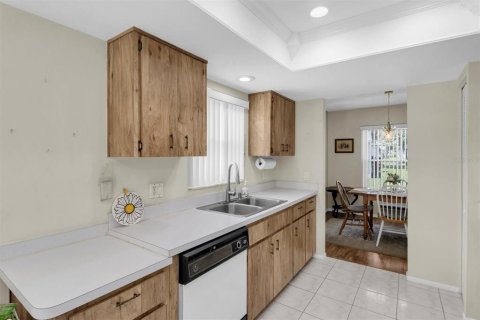 Condo in New Port Richey, Florida, 2 bedrooms  № 1909230 - photo 11
