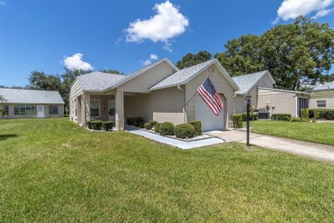 Condo in New Port Richey, Florida, 2 bedrooms  № 1909230 - photo 2
