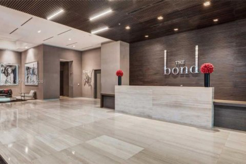 Condo in Miami, Florida, 2 bedrooms  № 2043084 - photo 17