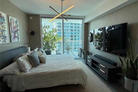 Condo in Miami, Florida, 2 bedrooms  № 2043084 - photo 4