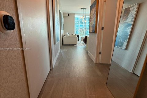 Condo in Miami, Florida, 2 bedrooms  № 2043084 - photo 9