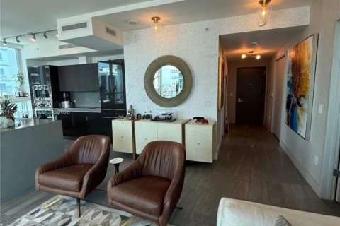 Condo in Miami, Florida, 2 bedrooms  № 2043084 - photo 13