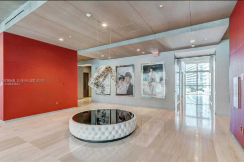 Condo in Miami, Florida, 2 bedrooms  № 2043084 - photo 22