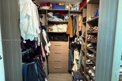 Condo in Miami, Florida, 2 bedrooms  № 2043084 - photo 6