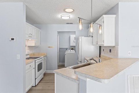 Villa ou maison à vendre à The Villages, Floride: 2 chambres, 106.19 m2 № 1744848 - photo 11