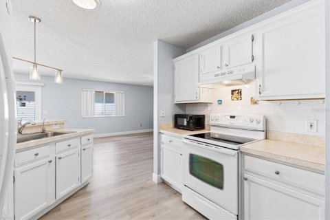 Villa ou maison à vendre à The Villages, Floride: 2 chambres, 106.19 m2 № 1744848 - photo 14