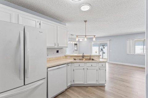 Villa ou maison à vendre à The Villages, Floride: 2 chambres, 106.19 m2 № 1744848 - photo 13