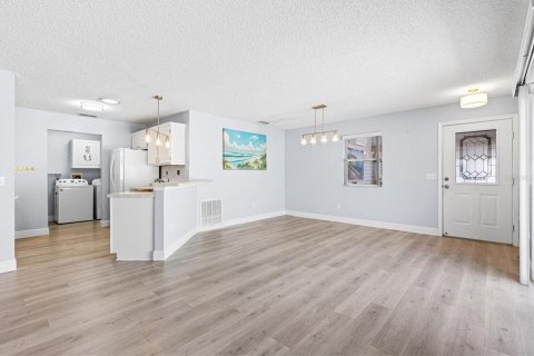 Villa ou maison à vendre à The Villages, Floride: 2 chambres, 106.19 m2 № 1744848 - photo 8