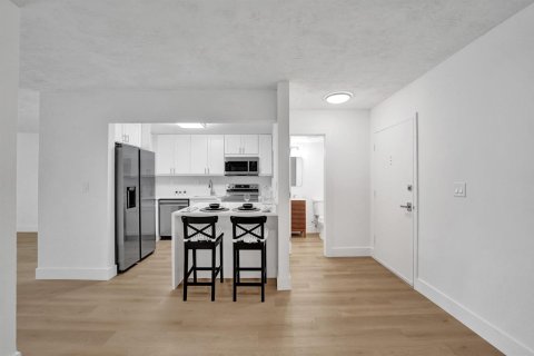 Condo in Plantation, Florida, 1 bedroom  № 2261736 - photo 2