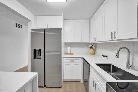 Condo in Plantation, Florida, 1 bedroom  № 2261736 - photo 14