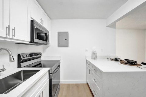 Condo in Plantation, Florida, 1 bedroom  № 2261736 - photo 10