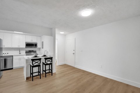 Condo in Plantation, Florida, 1 bedroom  № 2261736 - photo 4