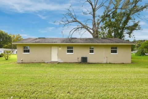 Villa ou maison à louer à Mount Dora, Floride: 3 chambres, 125.6 m2 № 2434558 - photo 16