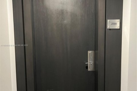 Condo in Hallandale Beach, Florida, 2 bedrooms  № 1935101 - photo 5